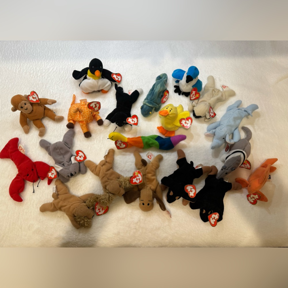 Lot Of 19 Teenie Beanie Babies with dangle and tush tags.